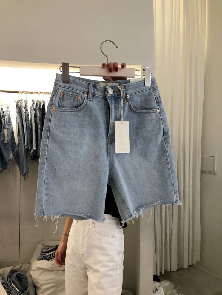 Chic Loose Fit Denim Shorts